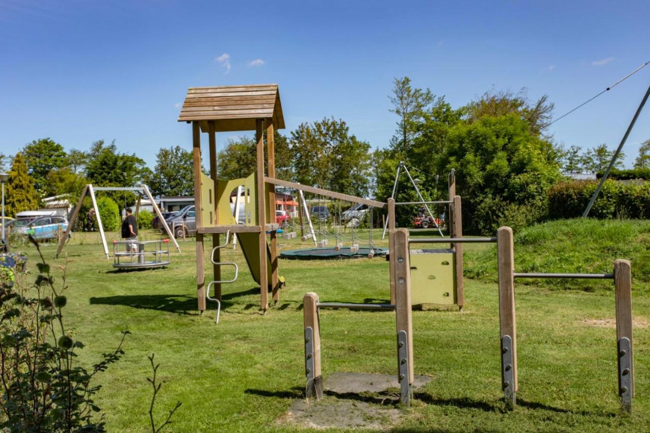 סנט מארטן Chalet 511 Op Recreatiepark De Wielen מראה חיצוני תמונה