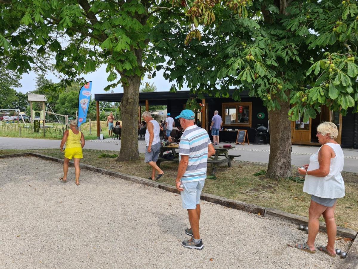 סנט מארטן Chalet 511 Op Recreatiepark De Wielen מראה חיצוני תמונה
